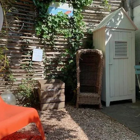 't Souterrain Apartment Zandvoort